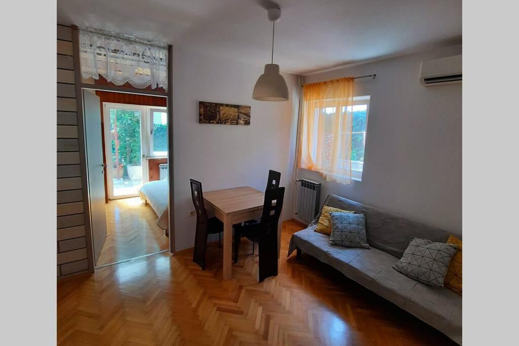 Cozy Apartment Alma, Two Steps From The Sea Medulin Exterior photo